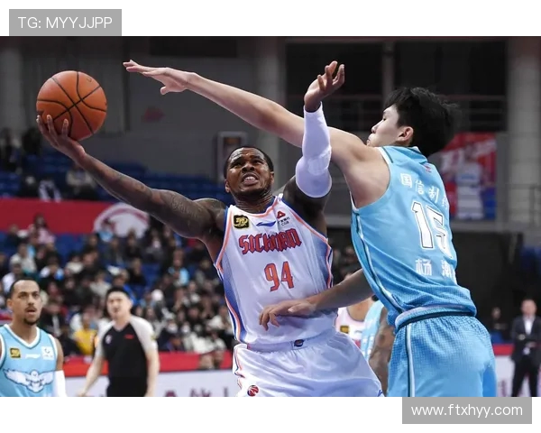 如何提升杨瀚森在空位的接球能力比卢普斯提出组织进攻的新策略